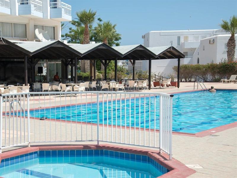 Polycarpia Hotel Pernera Exterior photo